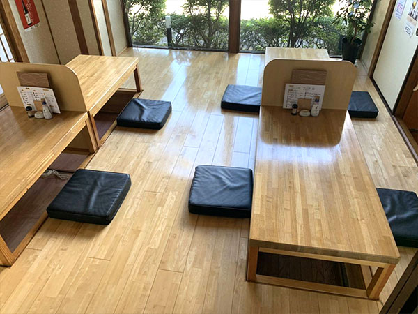 席の間隔3